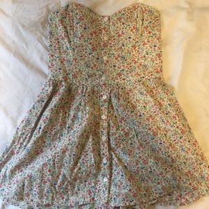 Strapless floral romper with buttons